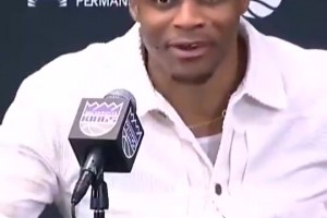 你们同意吗？威少曾言：谦虚地说，我是史上篮板能力最强后卫