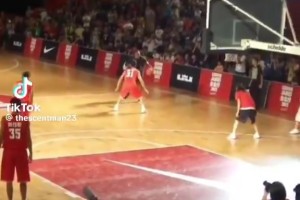 有点尴尬！老詹早年和球迷打球，竟然被直接生断了😂